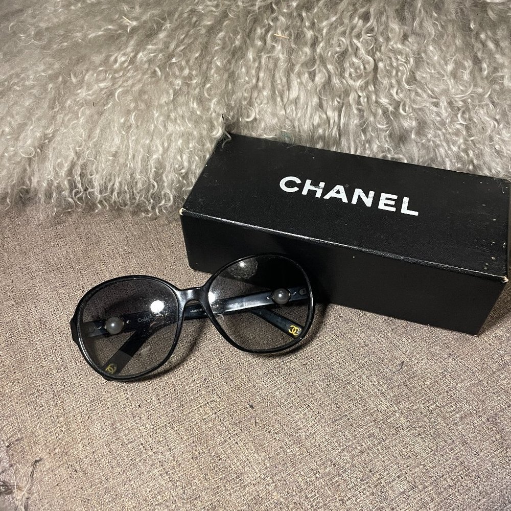 CHANEL Collection Perle Made in Italy.